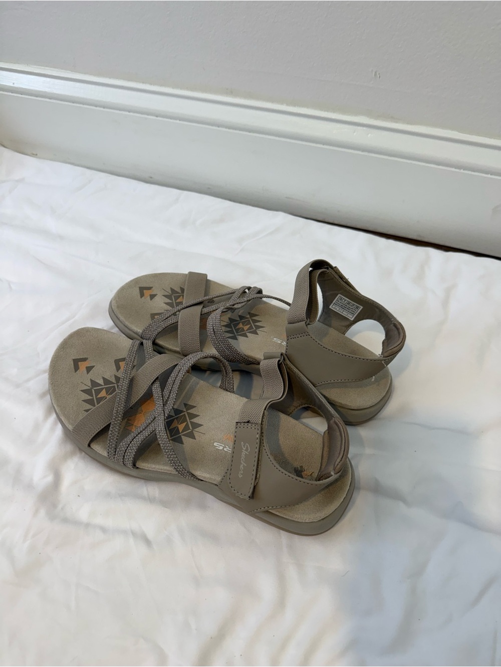Skechers Women’s Size 10 Taupe Strappy Comfort Walking Sandals - Picture 3 of 8